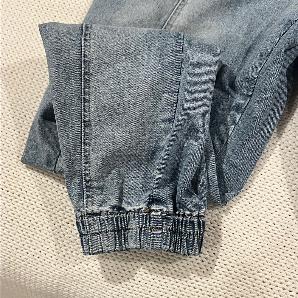 Women's Blue High-Waisted Jeans - Picture 2 of 5